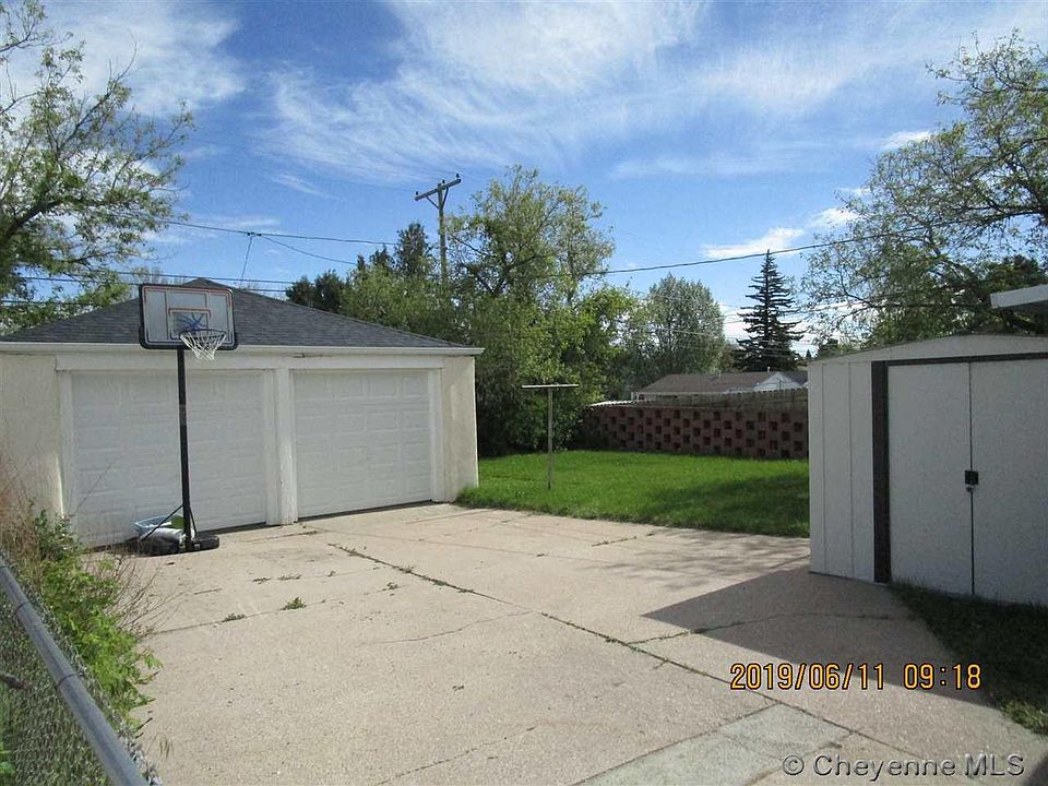 2nd image of 2118 E 15th St