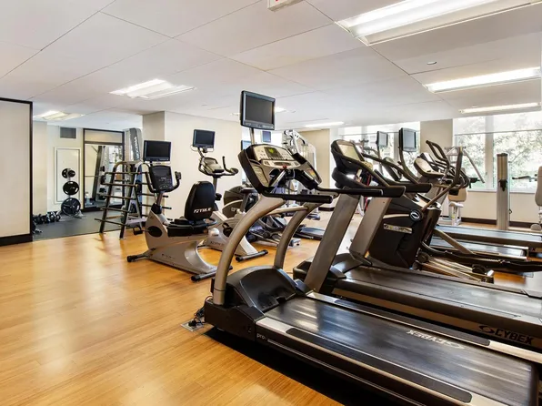 250 East 53rd Street image 8 of 11