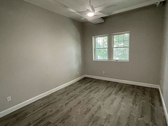 landlord_unit_photo_69054097_5
