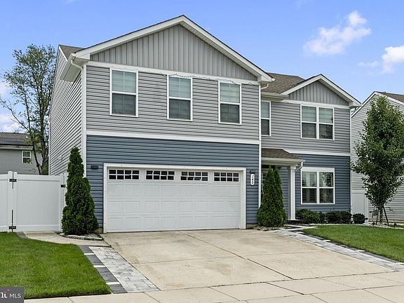 3rd image of 140 Ciseley Dr
