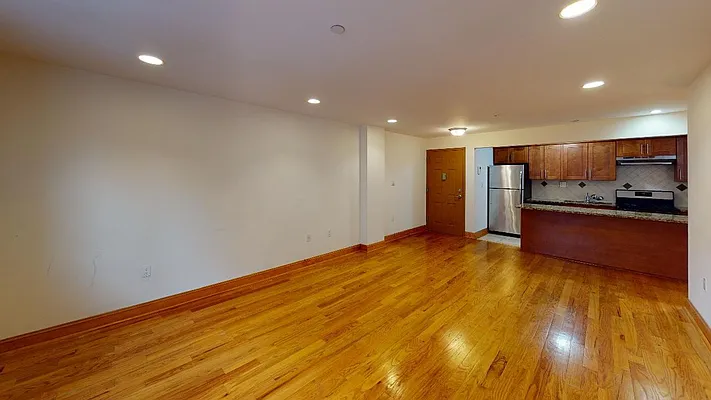 Rented by Metro Garden Realty NYC | media 34