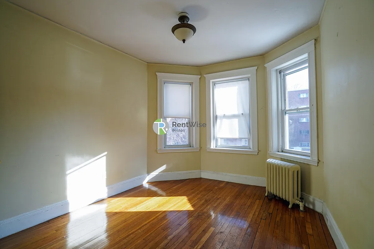 Building Photo - 37 Woodstock Ave #1