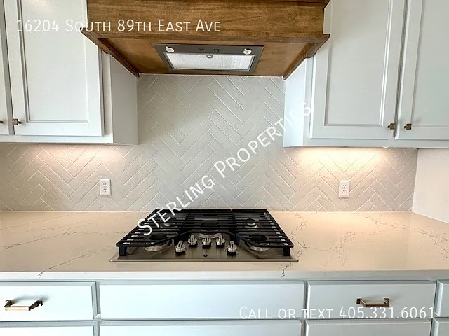 16204 S 89th East Ave — Photo 14