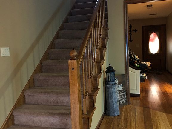 Stairwell/foyer