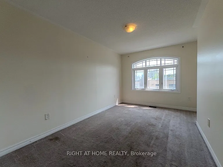 465 Mapleton Ave — Photo 10