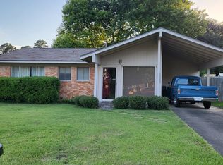 1211 Fox Ln, Longview, TX 75601