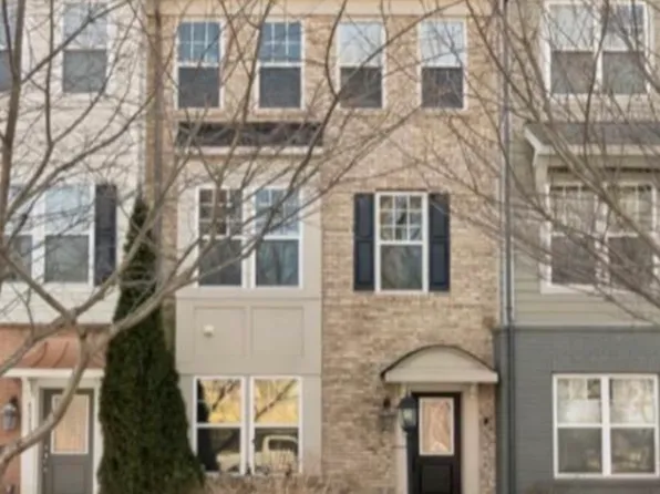 43985 Eastgate View Dr, Chantilly, VA 20152