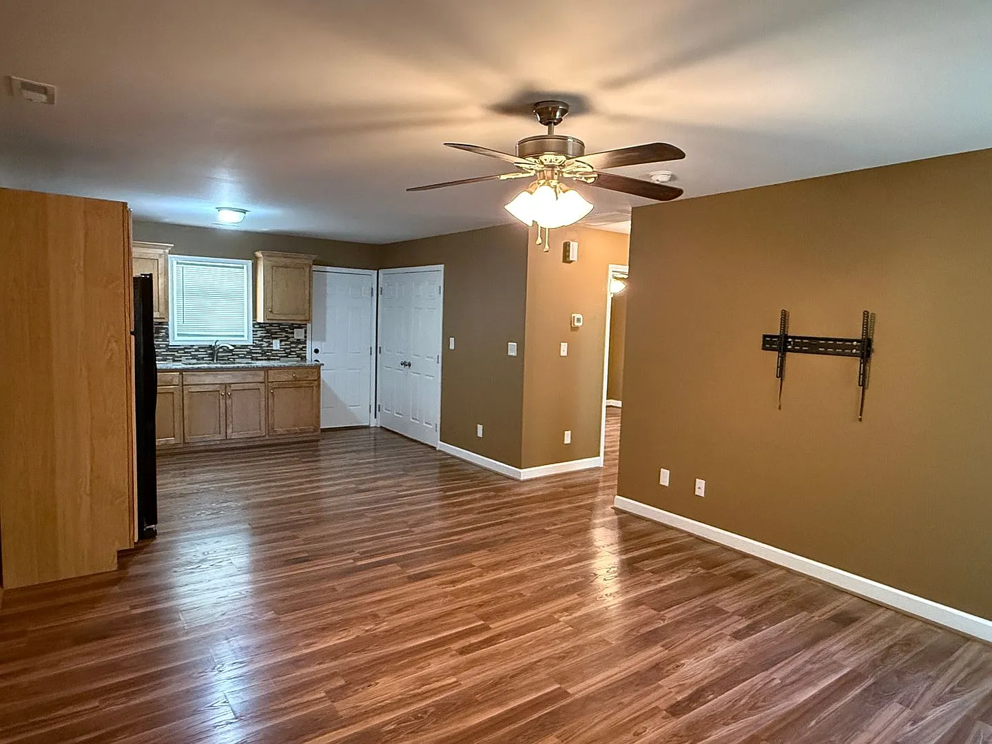 Flint Street Apartment — Photo 3