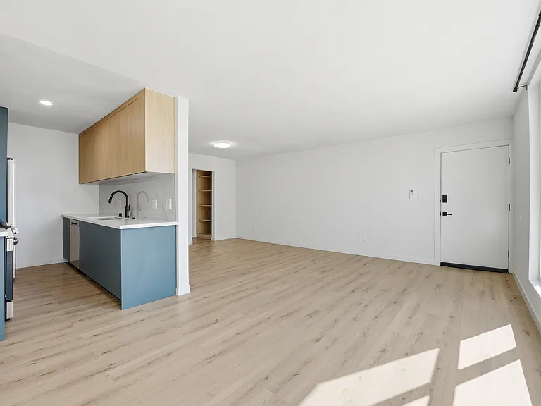 2140 Howard Ave #11 — Photo 7