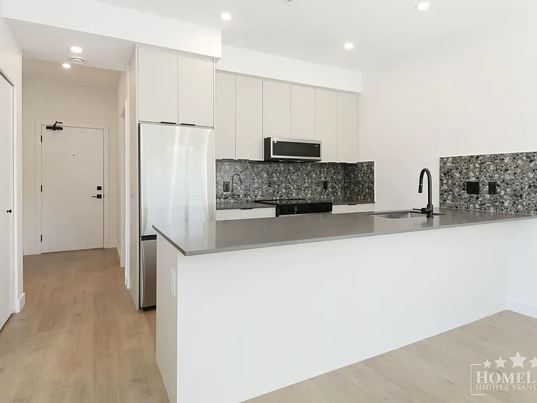 14398 60th Ave #409 — Photo 7