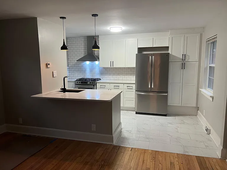 2613 Acadia St — Photo 4