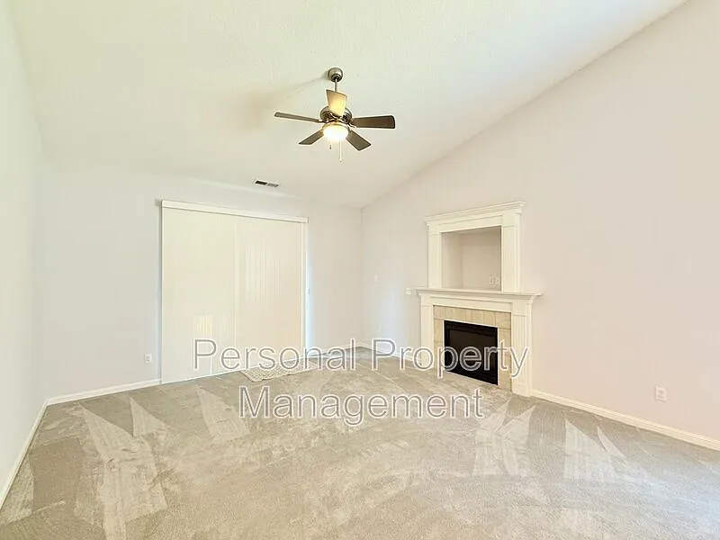 2 bed, 2.0 bath, 1230 sqft, $1,995 — Photo 4