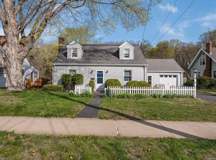 112 E Main St, Branford, CT 06405