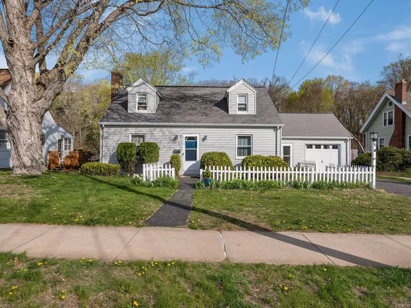 112 East Main Street, Branford, CT 06405