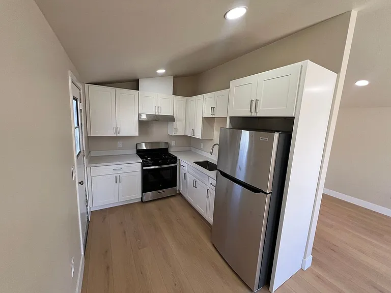 1415 Wiren St — Photo 2