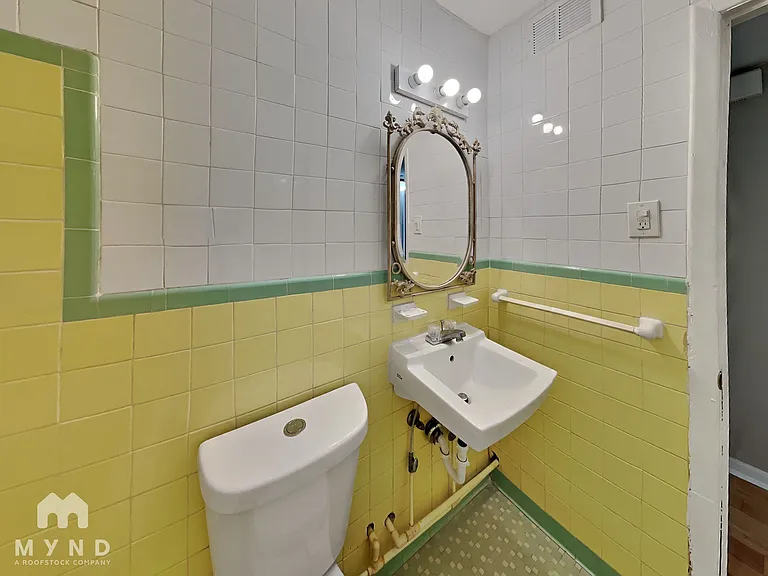 730 Hill St #D — Photo 8