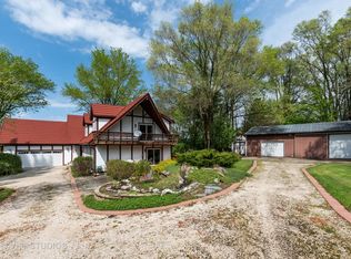 601 Crestview Rd, Fox River Grove, IL 60021