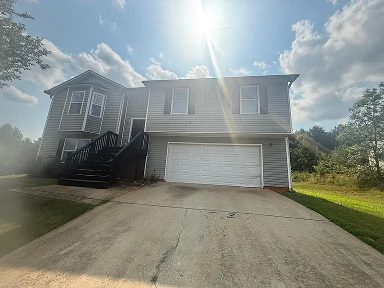 65 Ratliff Dr — Photo 1