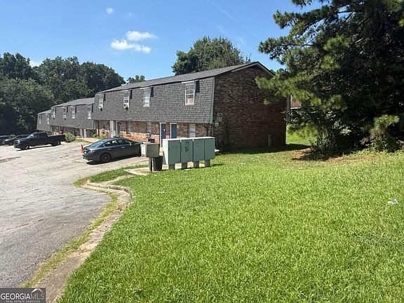 3rd image of 660 Jolly Ave S