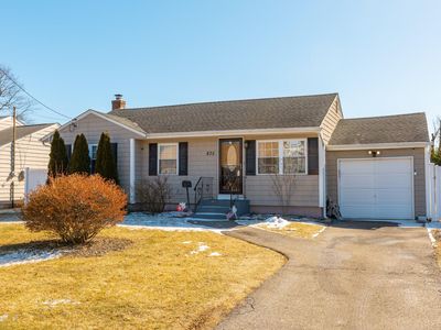 835 11th Street, West Babylon, NY, 11704