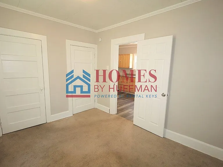 1728 E Illinois St — Photo 7