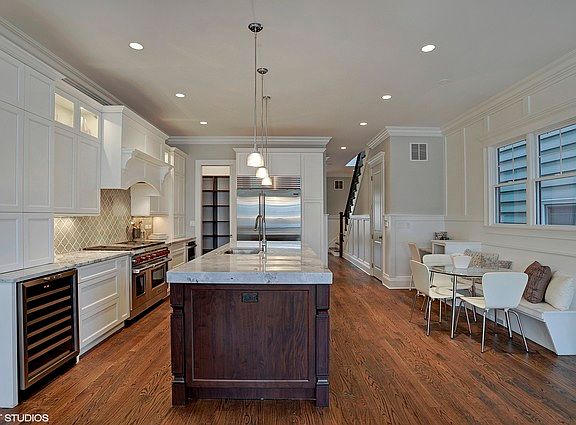 4th image of 3452 N Oakley Ave