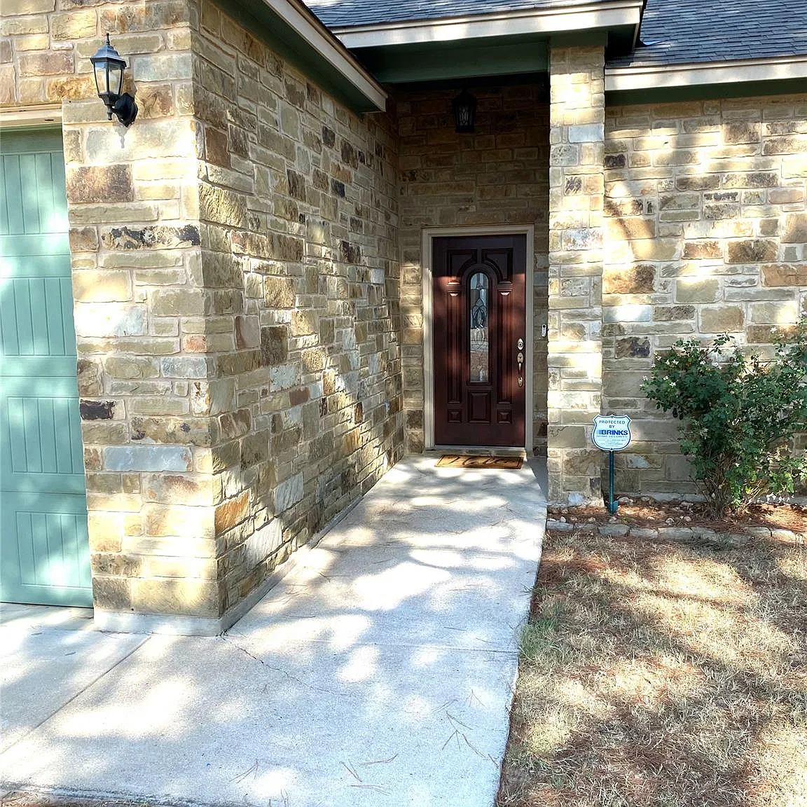 3 bed, 2.0 bath, 1632 sqft, $2,395 — Photo 2