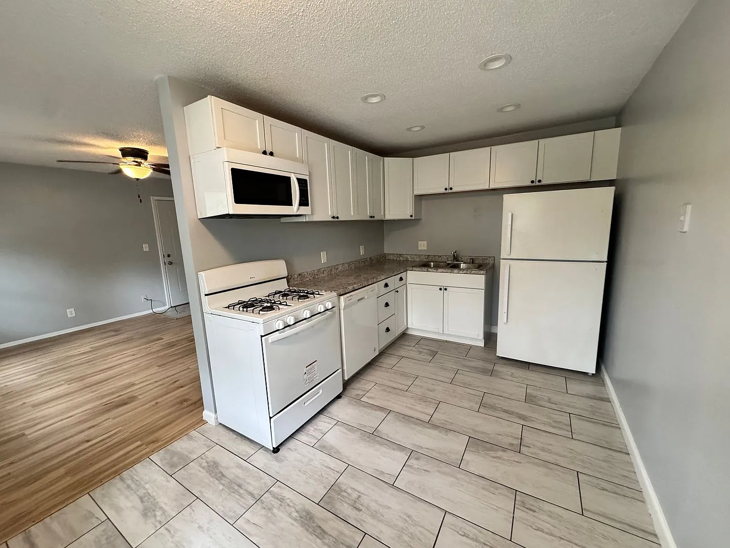HM 3234 Heatherton Drive — Photo 3