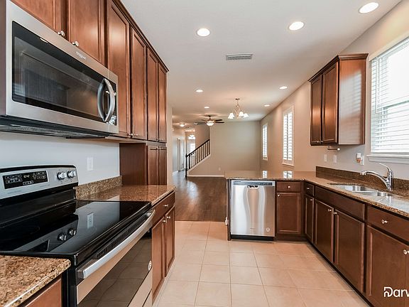 4th image of 308 Vineyard Ln