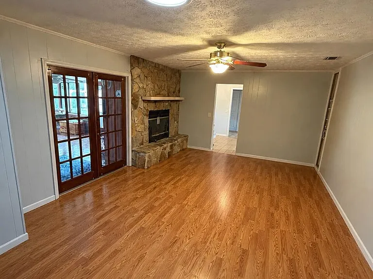 5495 Forrest Dr — Photo 9