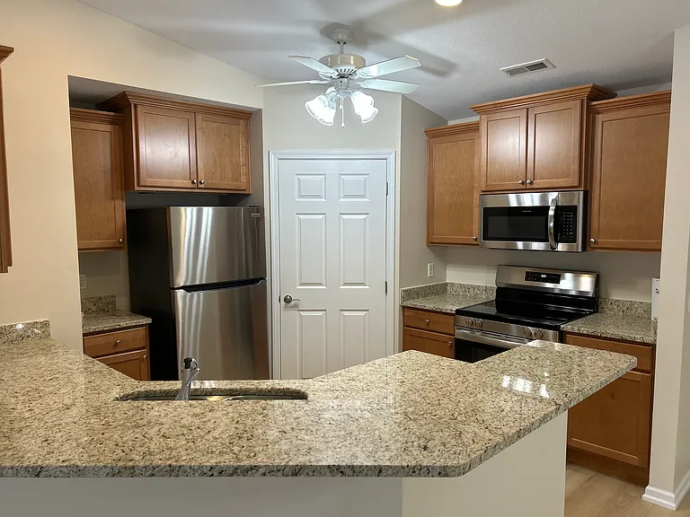 Wales Crossing Apartments — Photo 17