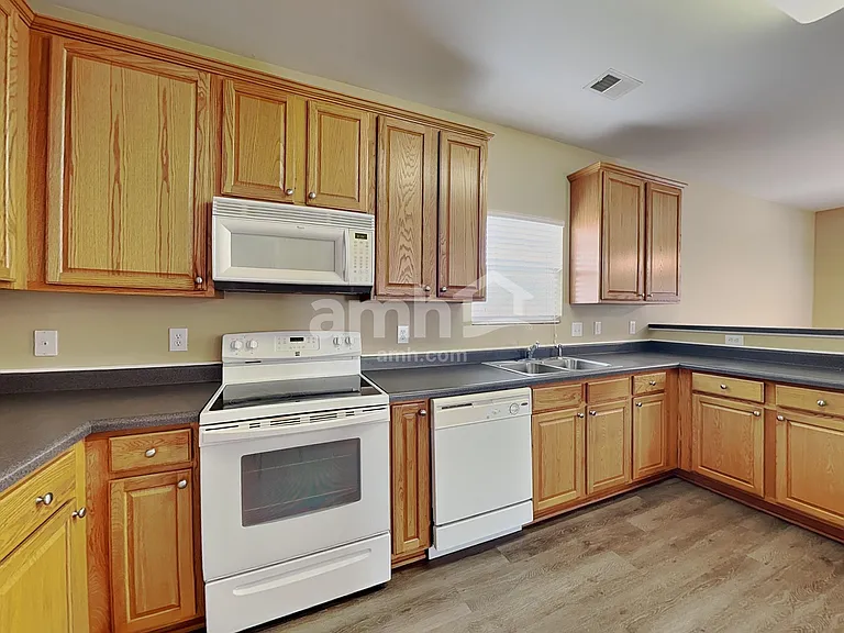 11 Silverbrook Ct — Photo 3
