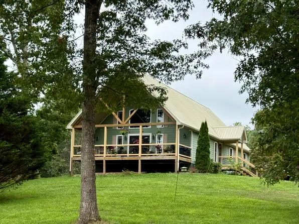 930 Spruce Creek Dr, Jamestown, TN 38556