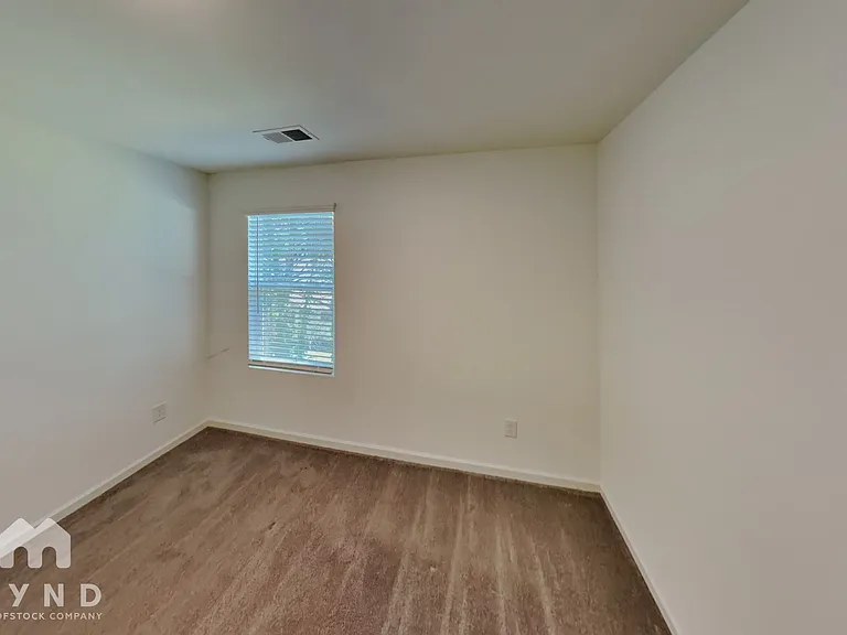 313 Cloverdale Ct — Photo 14