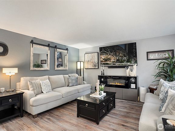 4th image of 5426 64th Avenue NE