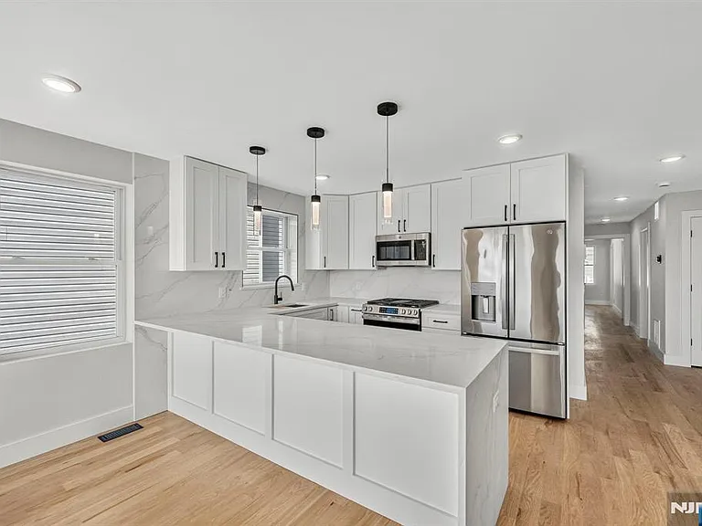62 Hillside Ave — Photo 4