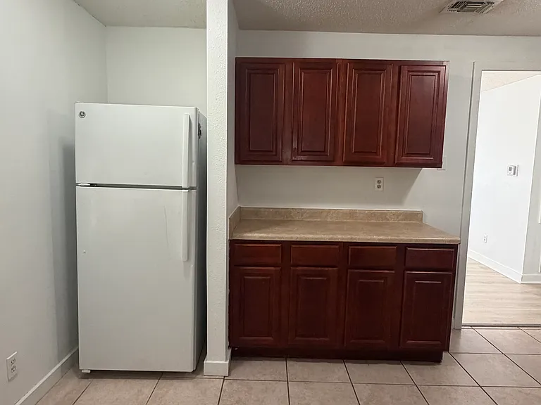 341 East Dr — Photo 13