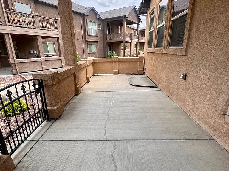 8475 Glen Carriage Grv — Photo 10