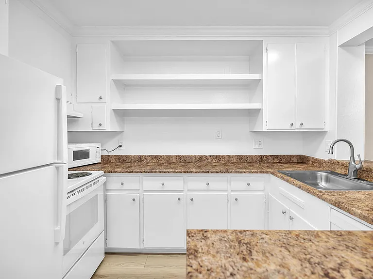 Estates at Wilhaggin — Photo 14