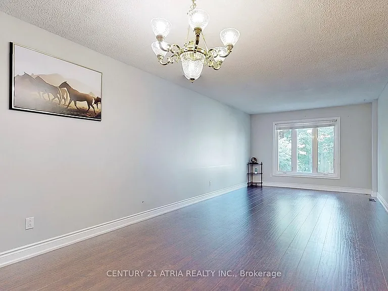 92 Jaffray Rd #UPPER — Photo 3