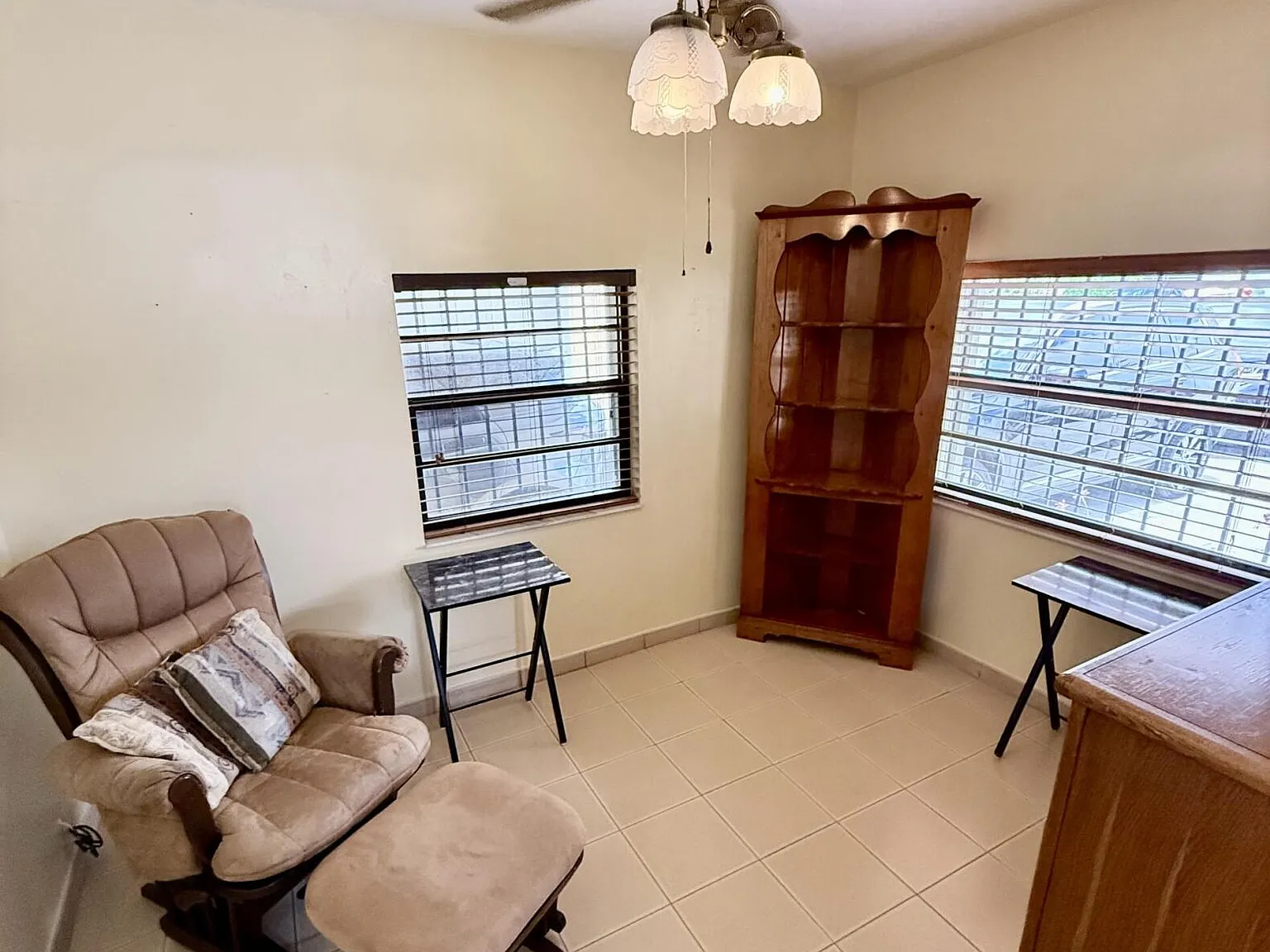 Studio, 984 sqft, $2,500 — Photo 4