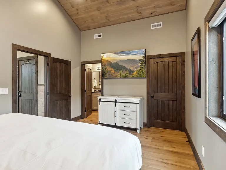 4302 Covered Wagon Rd — Photo 64