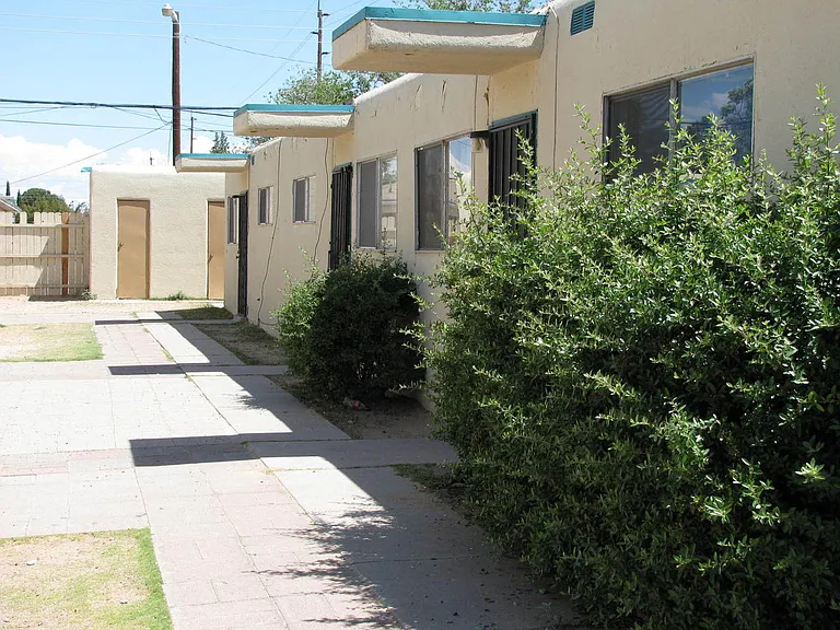 Quiet 2-Bedroom Units with Private Backyard — Photo 1