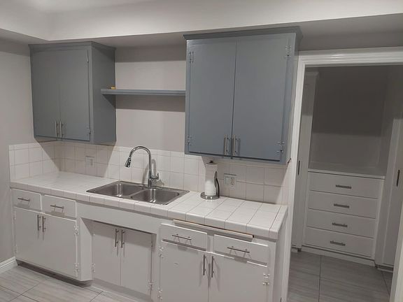 3rd image of 12504 Ryerson Ave