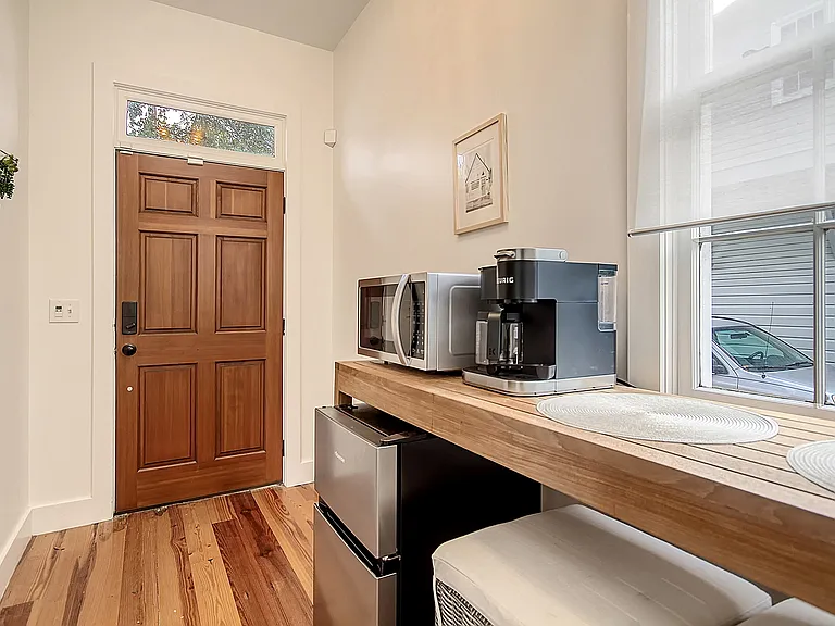 37 Ashe St #A — Photo 8