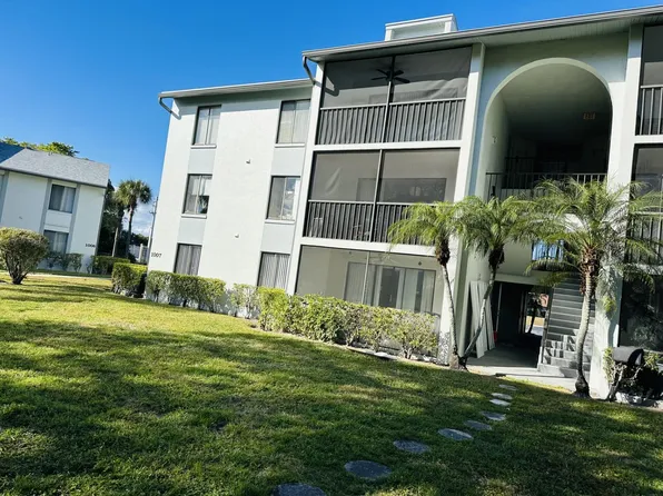 1007 Green Pine Blvd APT G3, West Palm Beach, FL 33409