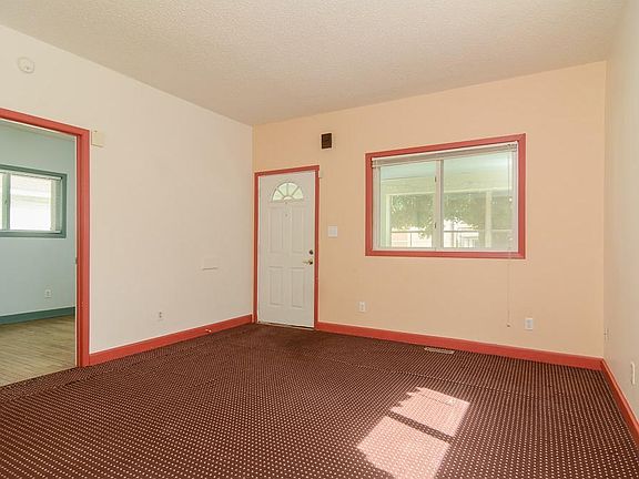 4th image of 2615 E 38th St