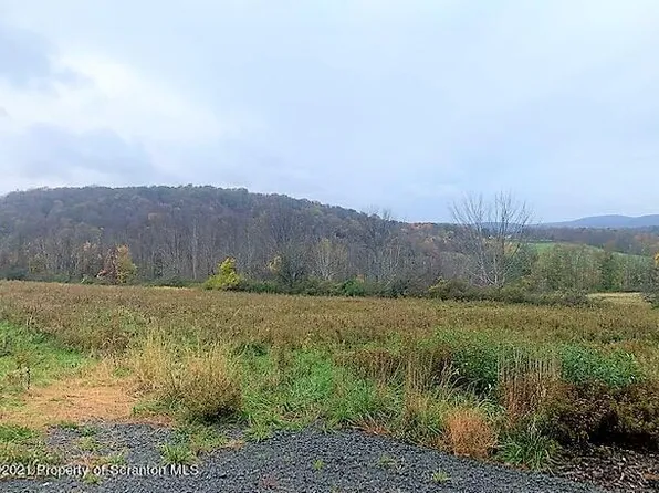 Carbondale Rd, Clarks Summit, PA 18411