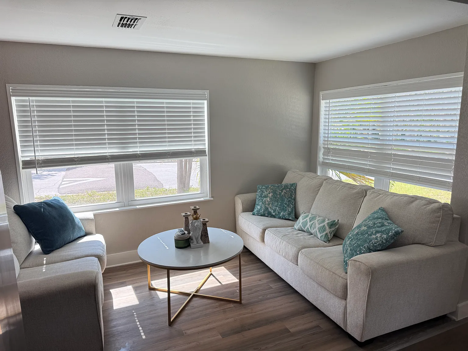 2 bed, 830 sqft, $2,250 — Photo 4