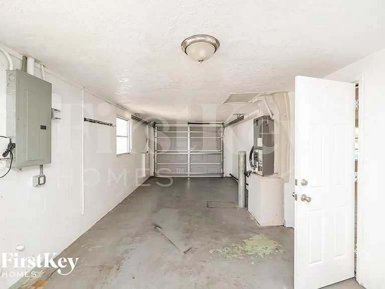 10905 Kingsbridge Rd — Photo 14